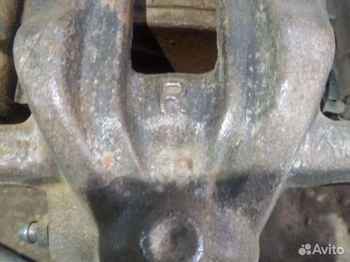 Honda cr-v 3 суппорт задний правый