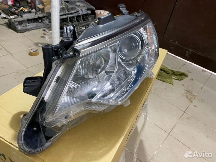 Левая фара Toyota Camry 55 ксенон адаптив оригинал