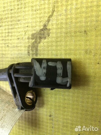 Датчик ABS передний левый VW Passat B6