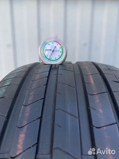 Pirelli P Zero PZ4 245/45 R19 102Y