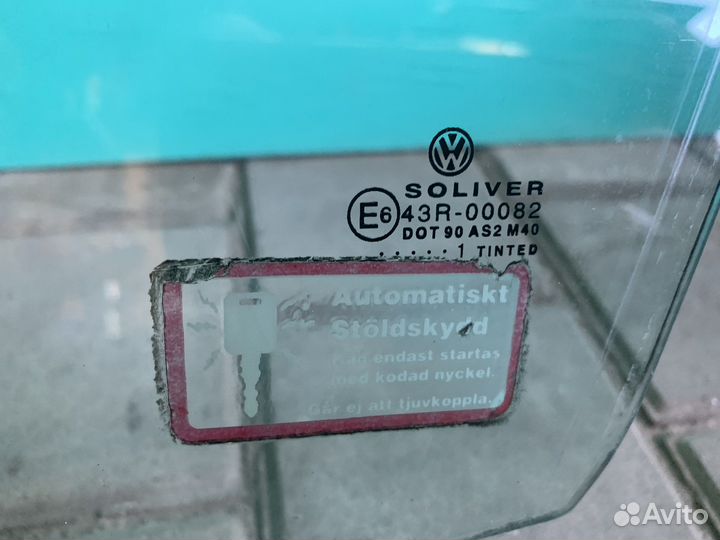 Стекло двери перед левое Фольксваген Пассат Б5