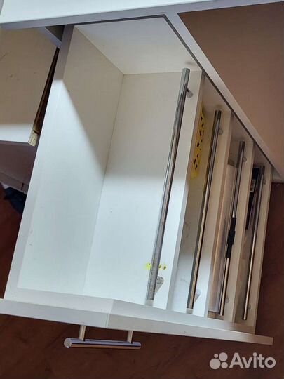 Маникюрный стол бу