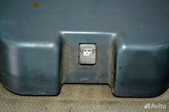 Люк в крыше iveco EuroTech (01.92)