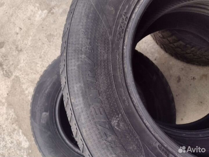 Marshal I'Zen Stud Snow KW11 265/65 R17