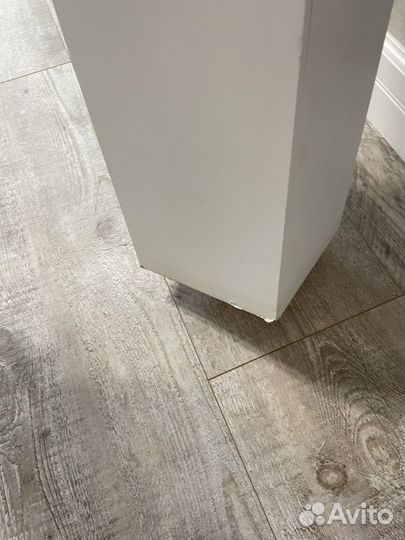 Искусственное дерево в горшке