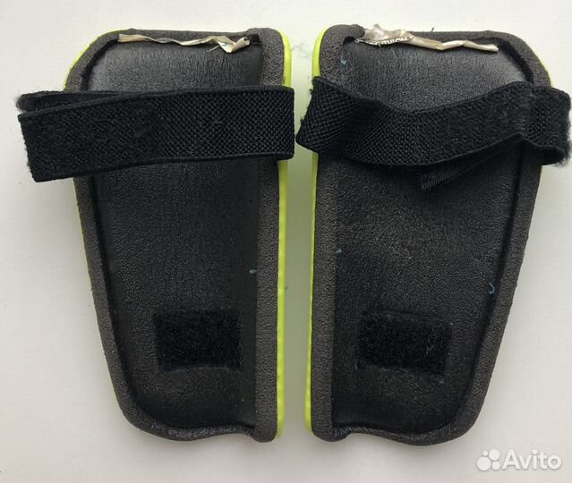 Щитки футбольные детские Kipsta