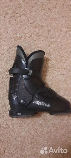 Горные лыжи и ботинки детские