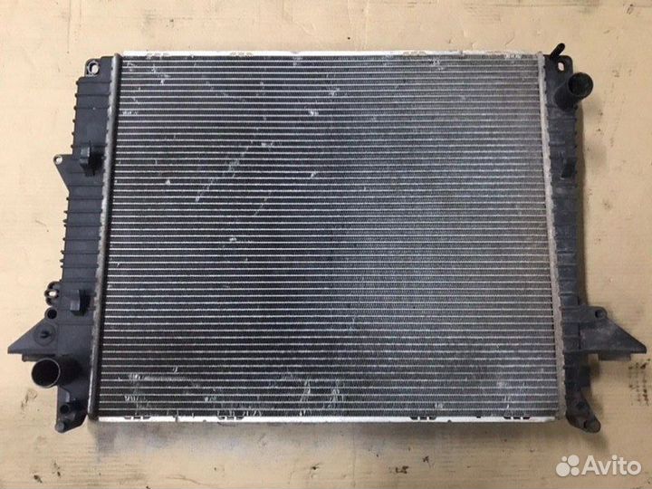 Радиатор (основной) Land Rover Discovery III 2.7