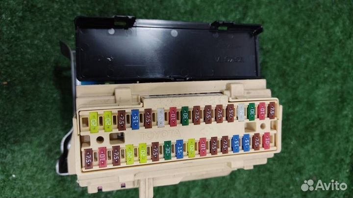 Блок предохранителей салонный Lexus RX400H 2007