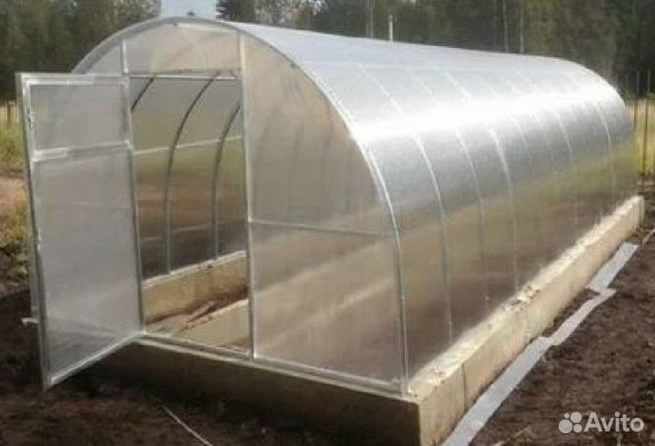 Теплица крепкая