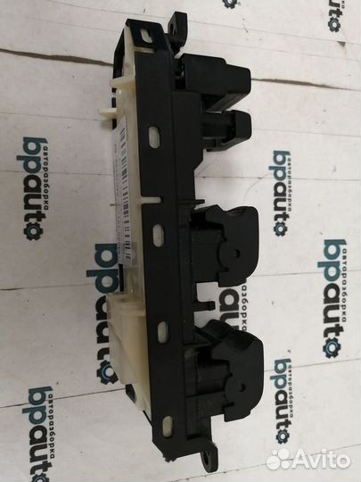 Блок управления стеклоподъемниками 84040-12110