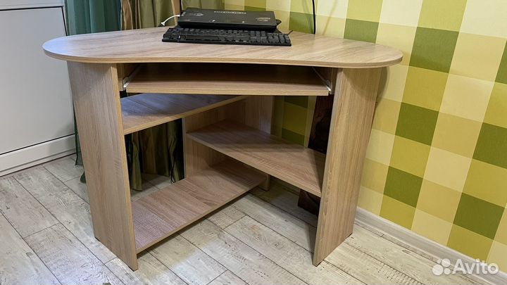 Стол компьютерный