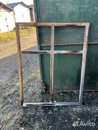Деревянная оконная рама и деревянная дверь (3шт)
