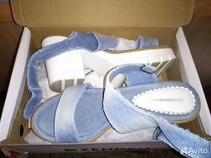 Женская обувь