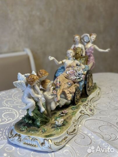 Статуэтка фарфор