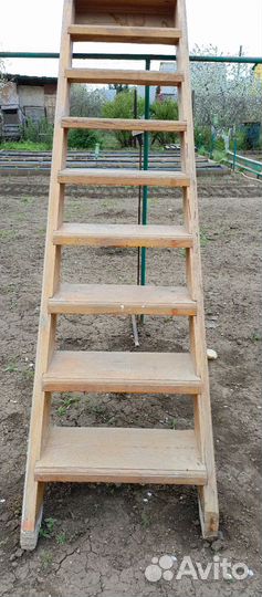 Лестница деревянная для дома