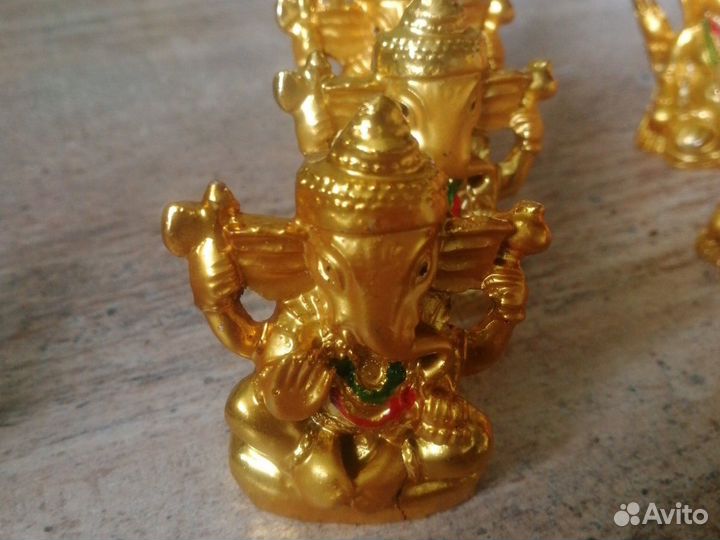 Ганеша золотой