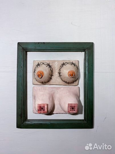 Керамическое панно грудь