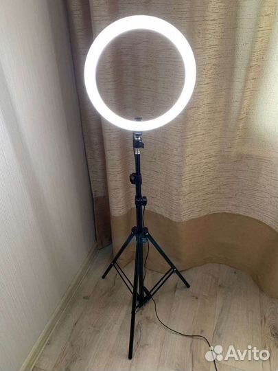 Кольцевая лампа