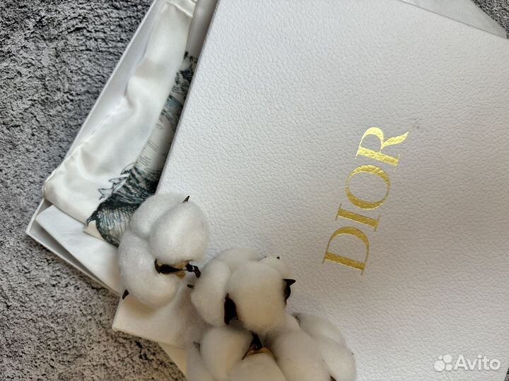 Шелковый платок dior (оригинал)