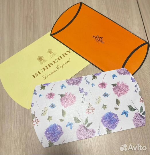 Платок Dior в молочном цвете