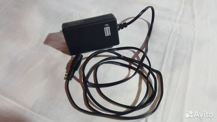 Зарядка для электросамоката Razor E300