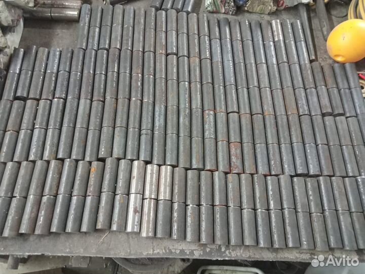 Продаю петли металлические приварные