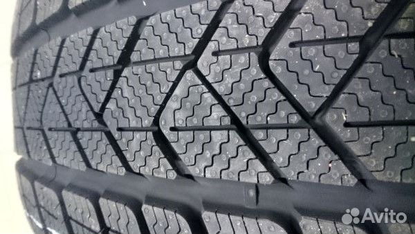 Pirelli Winter Sottozero 3 235/45 R17 97V