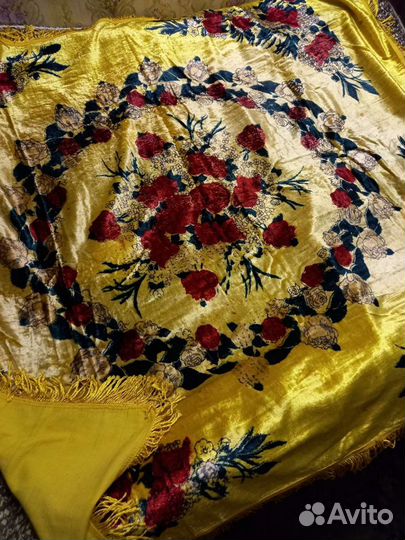 Скатерть плюшевая,цветная