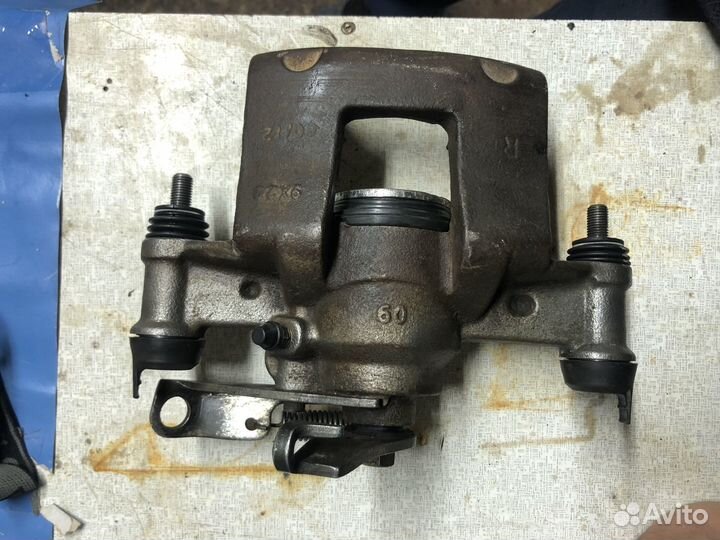 Суппорт задний Renault Master 3