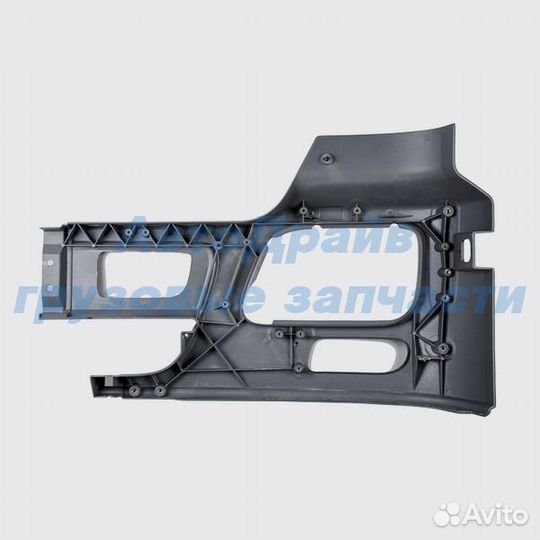 Угол бампера с отверстием под противотуманные фару