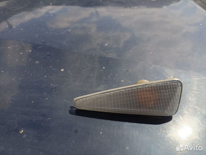 Повторитель поворота Renault Sandero