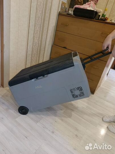 Автомобиль холодильник 12/24v. 220w