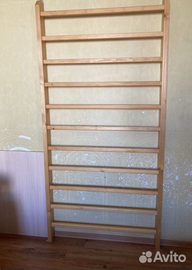 Деревянная шведская стенка