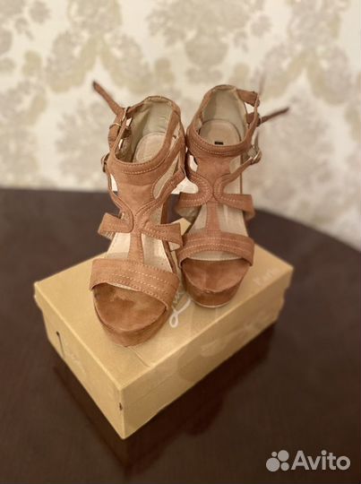 Босоножки женские Кира Пластинина 37-й размер