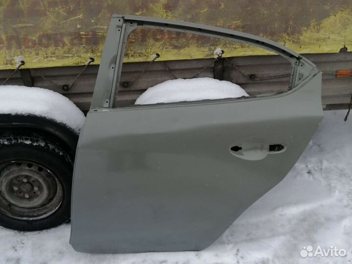 Дверь Mazda 3 BM левая задняя