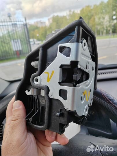 BMW GT F07 Замок двери задний правый