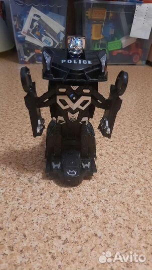 Машина трансформер робот