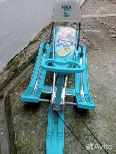 Детский снегокат со спинкой