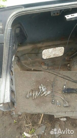 Заднее левое крыло w124