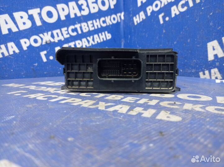 Блок управления бортовой сети Audi A8D3 седан 2005