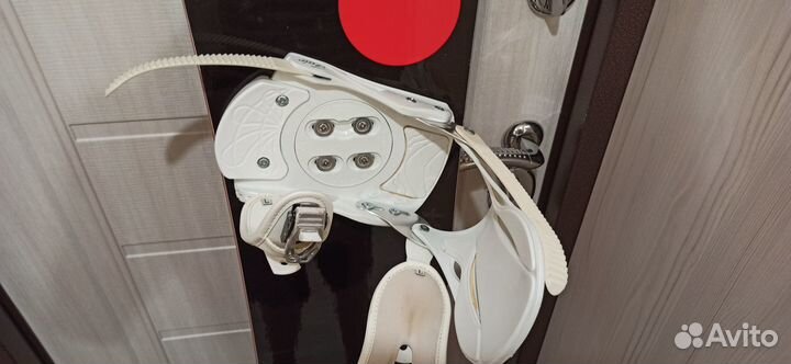 Продаю сноуборд с креплениями