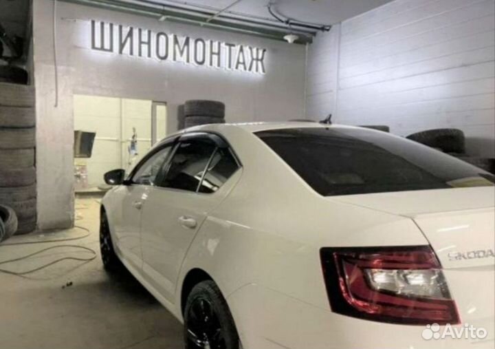 Triangle PL01 275/45 R21