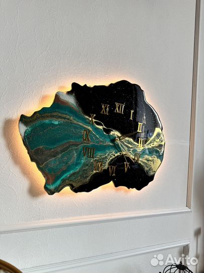 Часы настенные из эпоксидной смолы