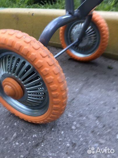 Детский велосипед трехколесный