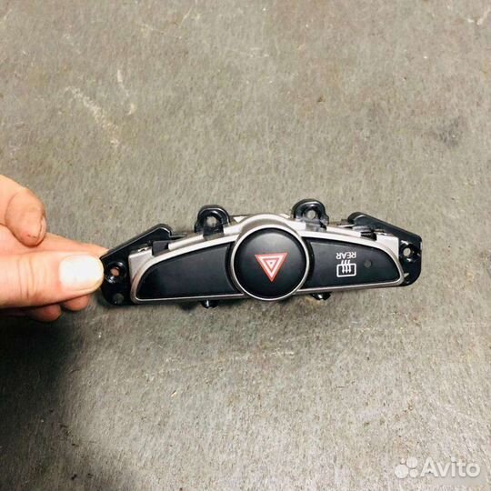 Кнопка аварийки Hyundai Solaris 2014-2017