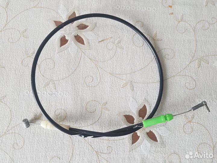 Продам тросик окрывания двери. На Rav4