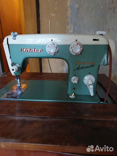 Швейная машина Kohler в тумбе