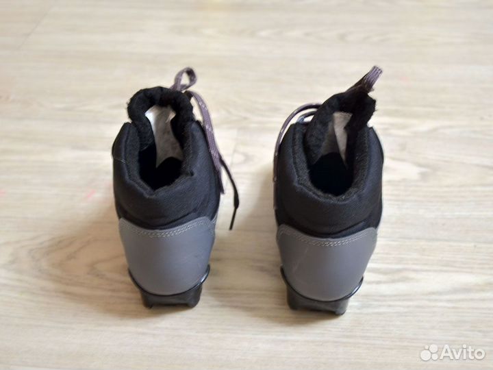 Лыжные ботинки р. 33