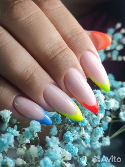 Маникюр, педикюр и наращивание ногтей Молодежная
